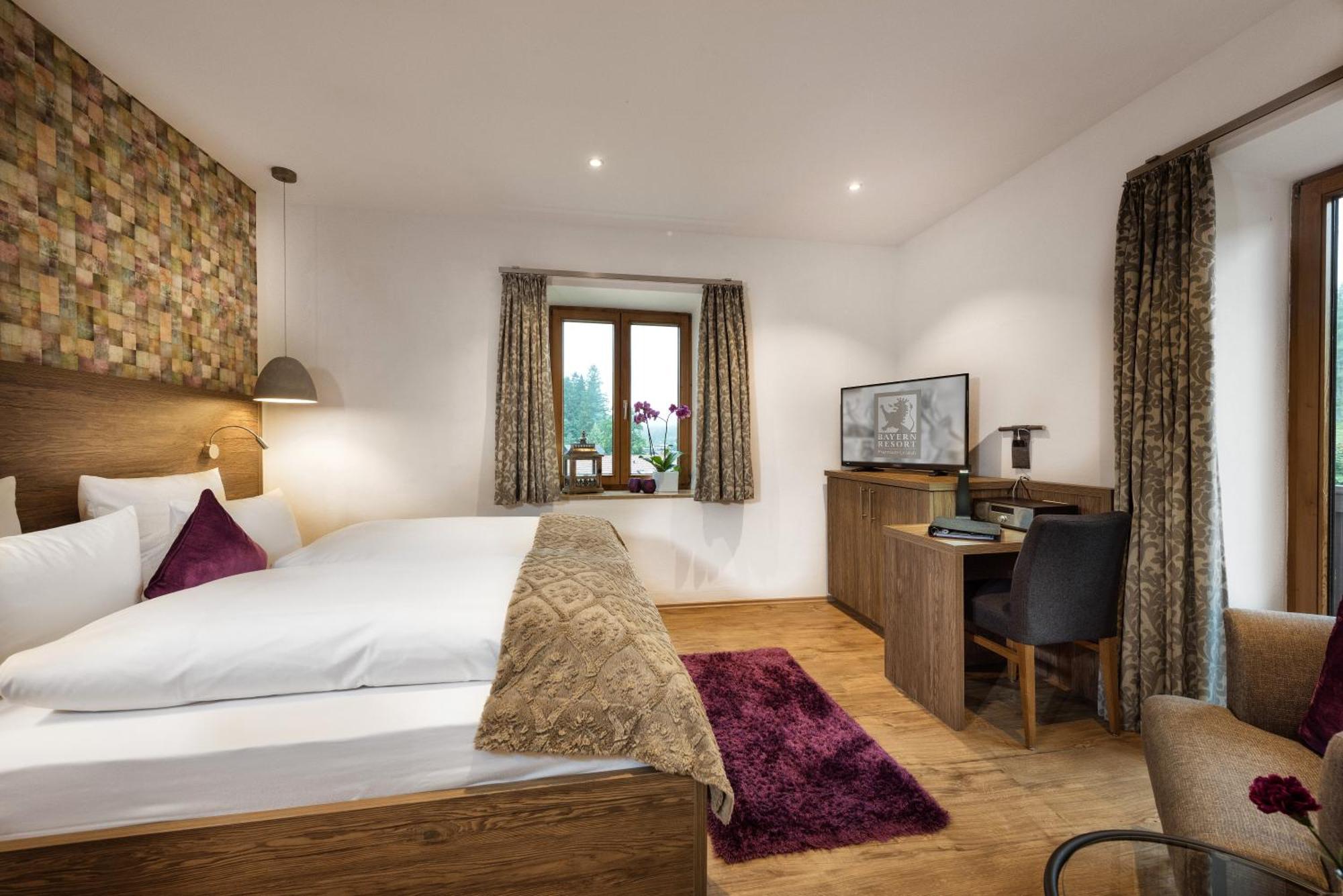 Bayern Resort Hotel - Adults Only - Mit Zugspitzblick - Eibsee-Naehe - Wellnessbereich - Naturpool Im Sommer Grainau Εξωτερικό φωτογραφία